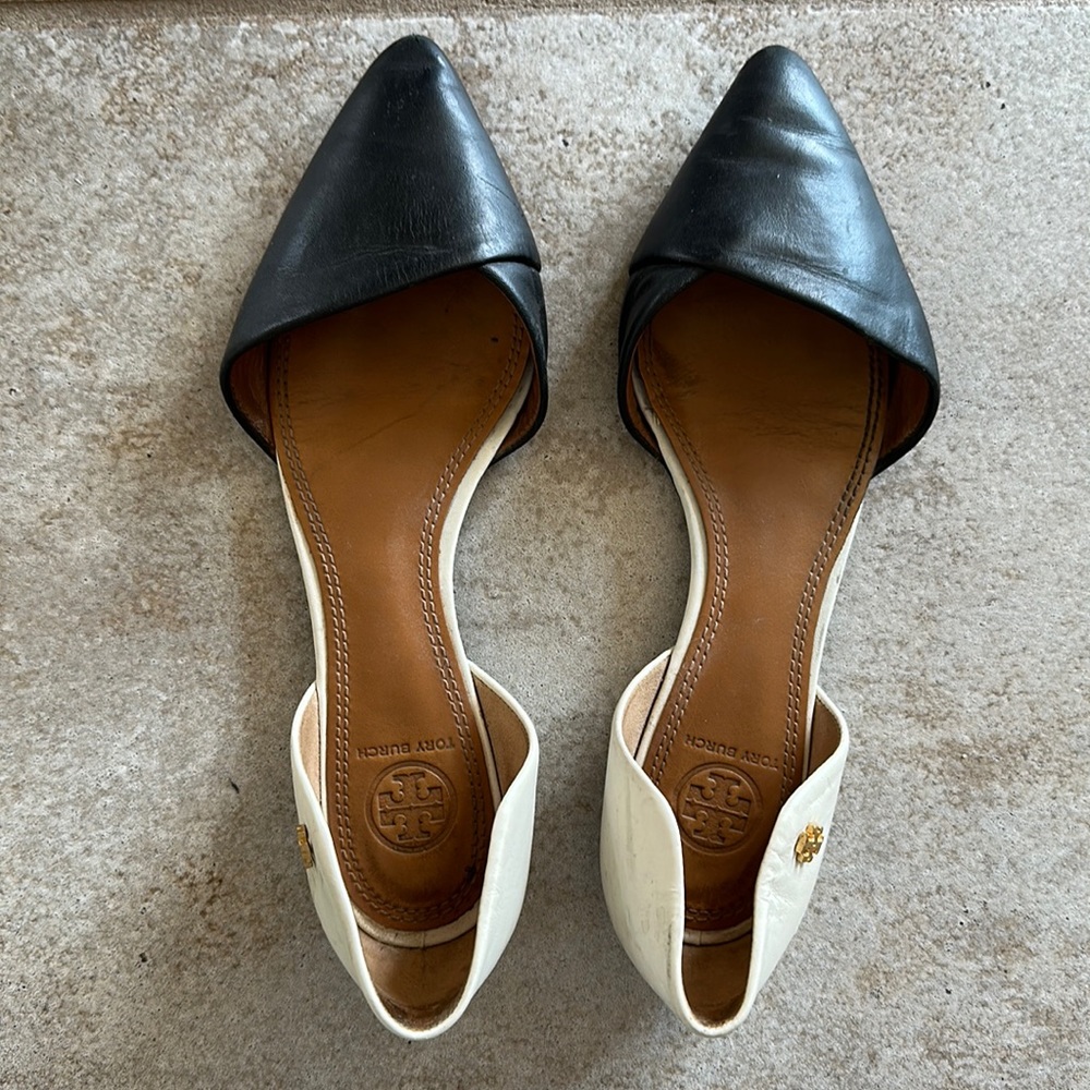 Tory Burch black and white two tone D’Orsay flats. Size 7M.